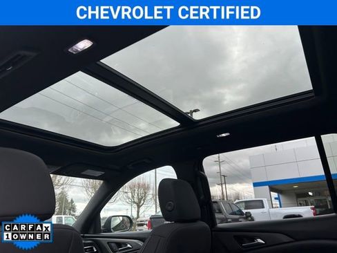 Certified 2025 Chevrolet Traverse LT w/ Sun and Wheel Package image 18