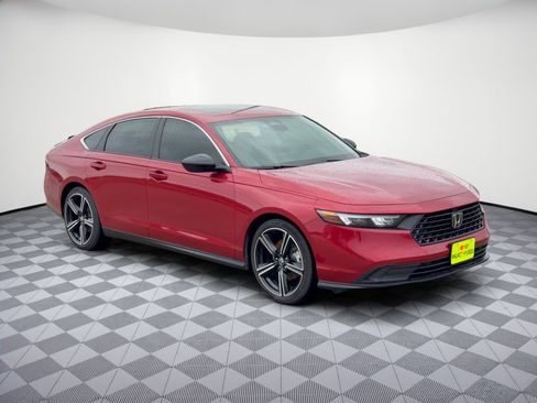 Used 2025 Honda Accord Sport image 7
