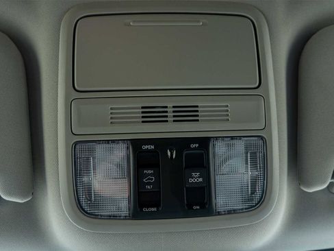 Used 2026 Honda Odyssey Touring image 27