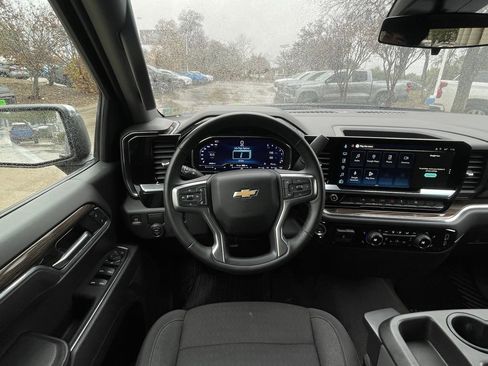 Used 2025 Chevrolet Silverado 1500 LT image 11