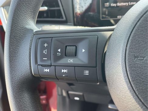 Used 2025 Nissan Kicks SV AWD/4WD image 18