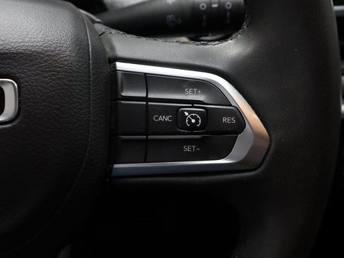 Used 2024 Jeep Compass Latitude image 28