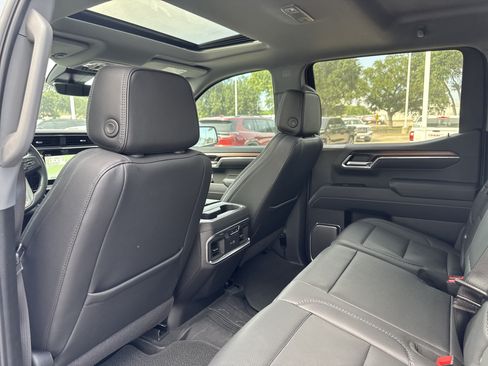 Used 2025 GMC Sierra 1500 Denali w/ Technology Package AWD/4WD image 6
