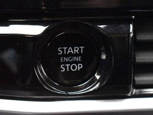 Certified 2025 Nissan Pathfinder SV FWD image 16