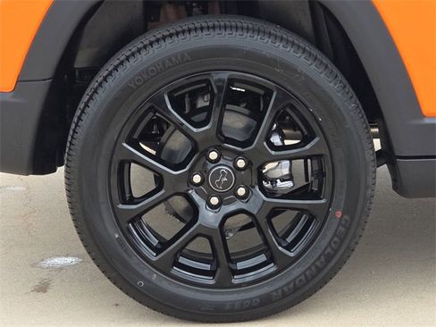 New 2026 Jeep Compass Latitude image 9