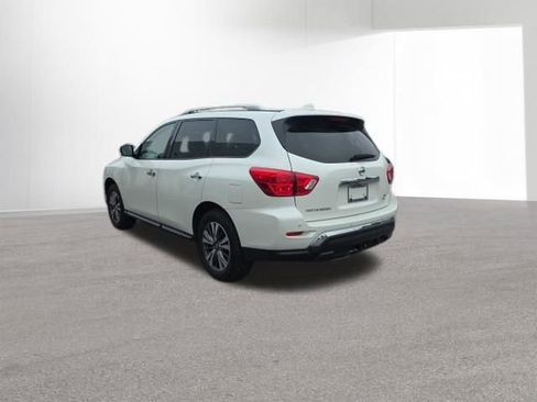 Used 2019 Nissan Pathfinder SV w/ SV Tech Package AWD/4WD image 15