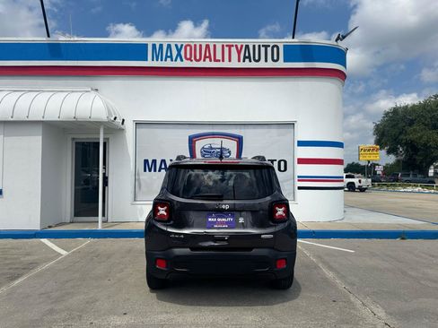 Used 2018 Jeep Renegade Latitude AWD/4WD image 26