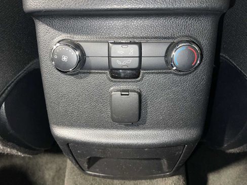 Used 2016 Ford Explorer XLT w/ Equipment Group 201A AWD/4WD image 25