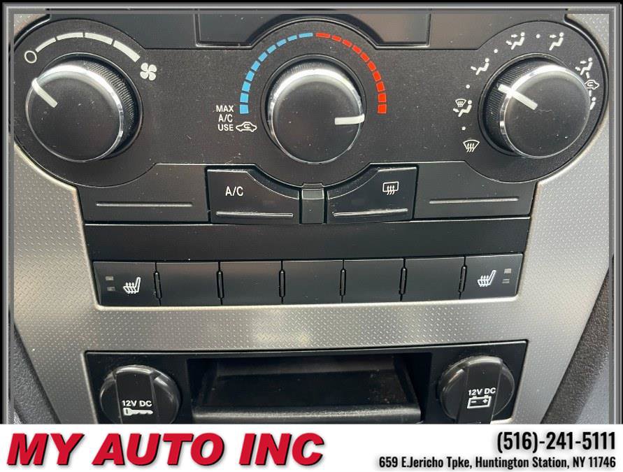 Used 2010 Jeep Grand Cherokee Laredo AWD/4WD image 16