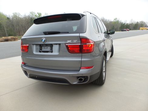 Used 2013 BMW X5 xDrive35d image 51
