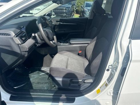 Used 2025 Toyota Camry LE FWD image 9