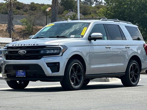 Certified 2022 Ford Expedition Limited AWD/4WD image 7