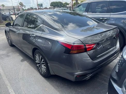 Used 2024 Nissan Altima 2.5 SV w/ SV Premium Package FWD image 4