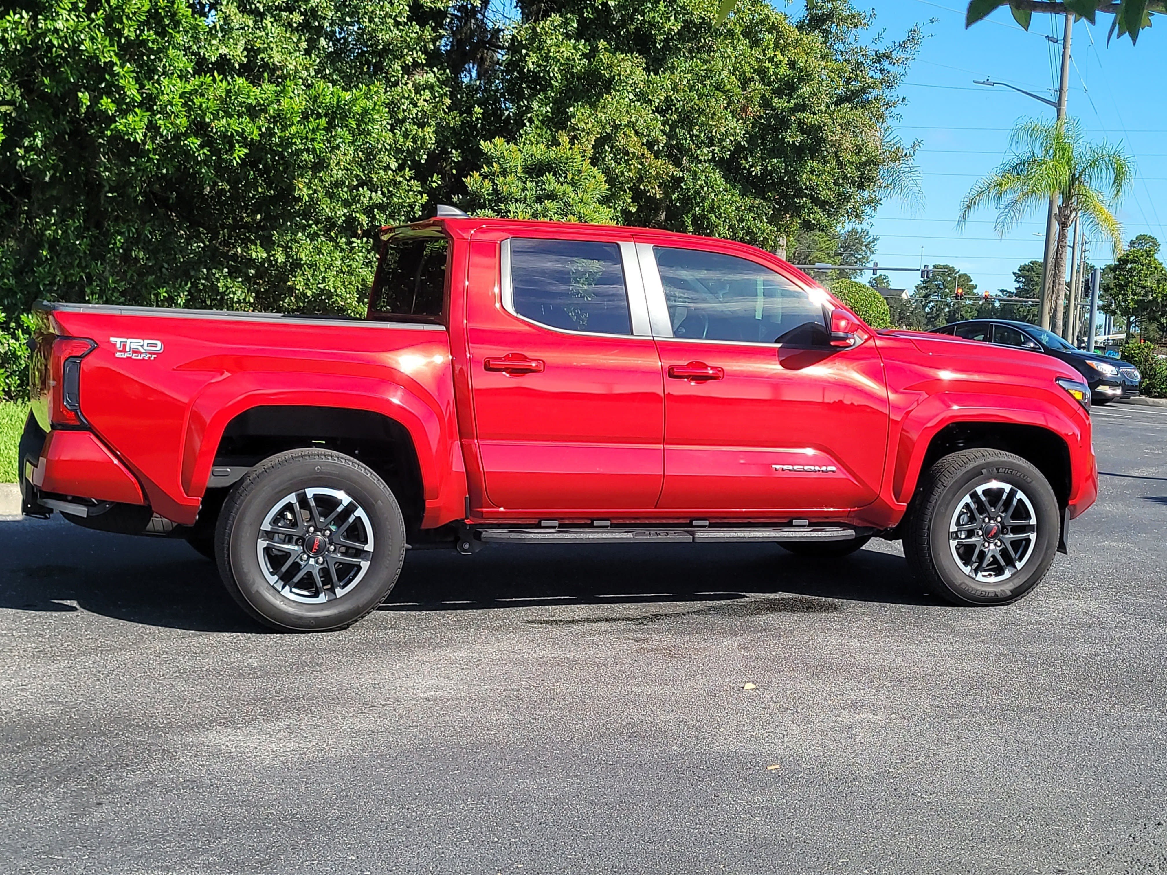 Certified 2025 Toyota Tacoma TRD Sport AWD/4WD image 8
