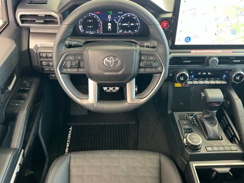 Used 2026 Toyota Tacoma TRD Sport w/ TRD Sport Premium Package AWD/4WD image 15