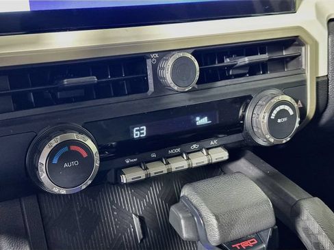Used 2024 Toyota Tacoma TRD Off-Road AWD/4WD image 18