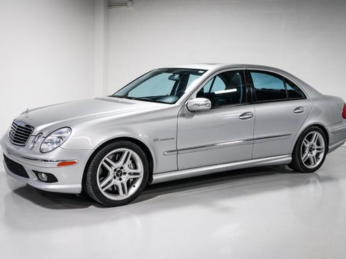 Used 2005 Mercedes-Benz E 55 AMG Sedan image 7