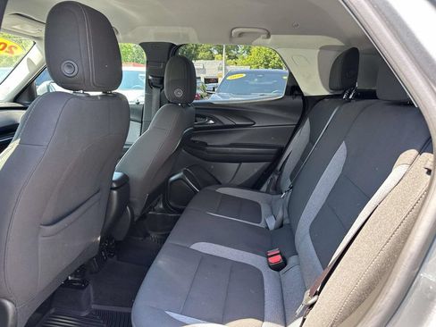 Used 2023 Chevrolet TrailBlazer LT w/ Convenience Package AWD/4WD image 9