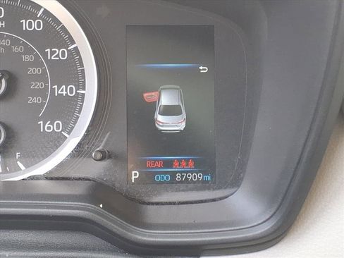 Used 2022 Toyota Corolla LE image 16