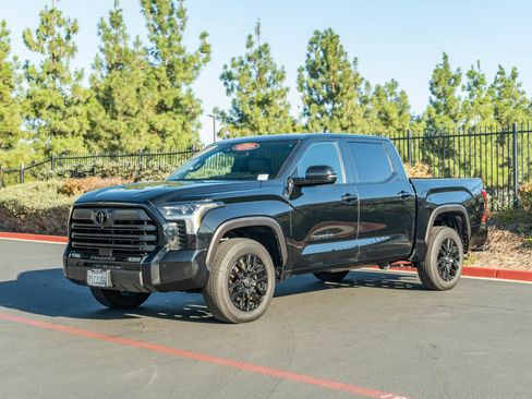 Certified 2025 Toyota Tundra Limited AWD/4WD image 3