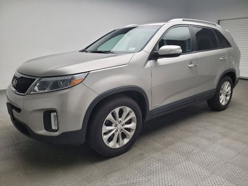 Used 2014 Kia Sorento EX image 2