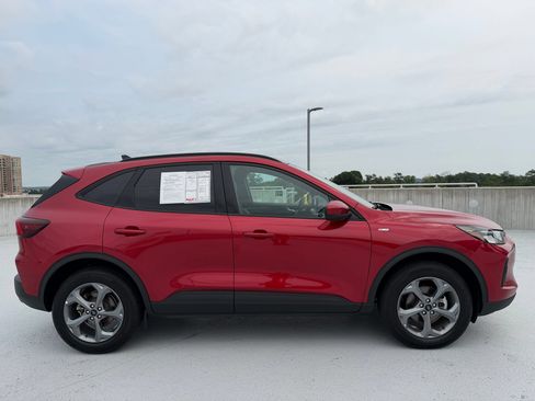 Used 2025 Ford Escape ST-Line Select AWD/4WD image 8