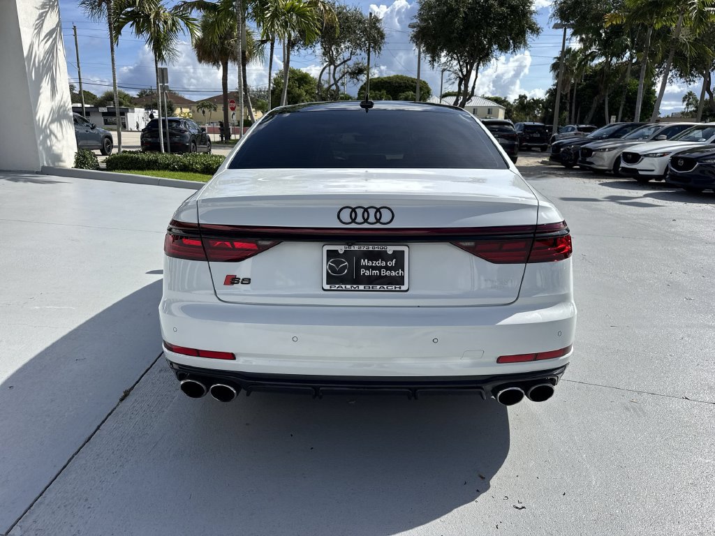 Used 2025 Audi S8 w/ Executive Package AWD/4WD image 2