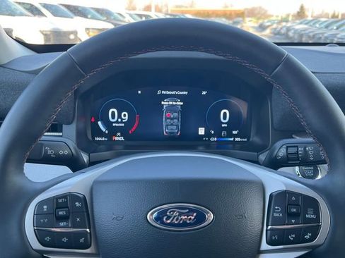 Used 2026 Ford Explorer Active w/ Active Comfort Package image 26