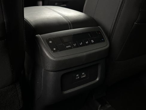 Used 2025 Nissan Pathfinder SV FWD image 24