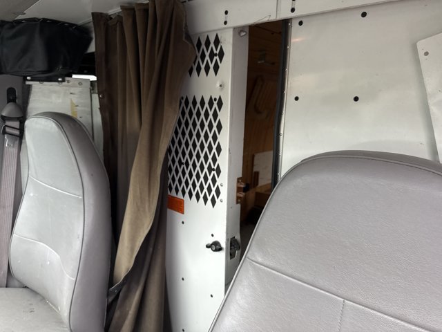 Used 1998 Ford E-350 and Econoline 350 RWD image 11