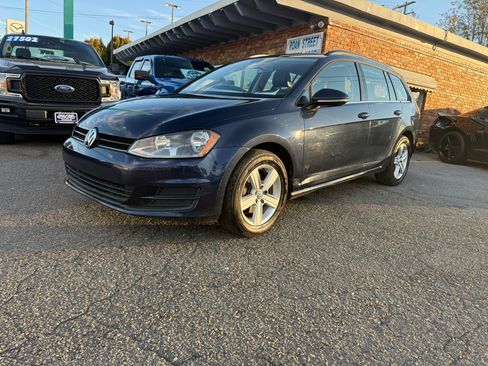 Used 2015 Volkswagen Golf TDI S image 7