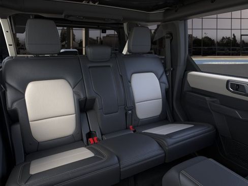 New 2026 Ford Bronco Outer Banks w/ Sasquatch Package AWD/4WD image 11