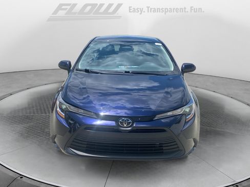 Used 2023 Toyota Corolla LE FWD image 3