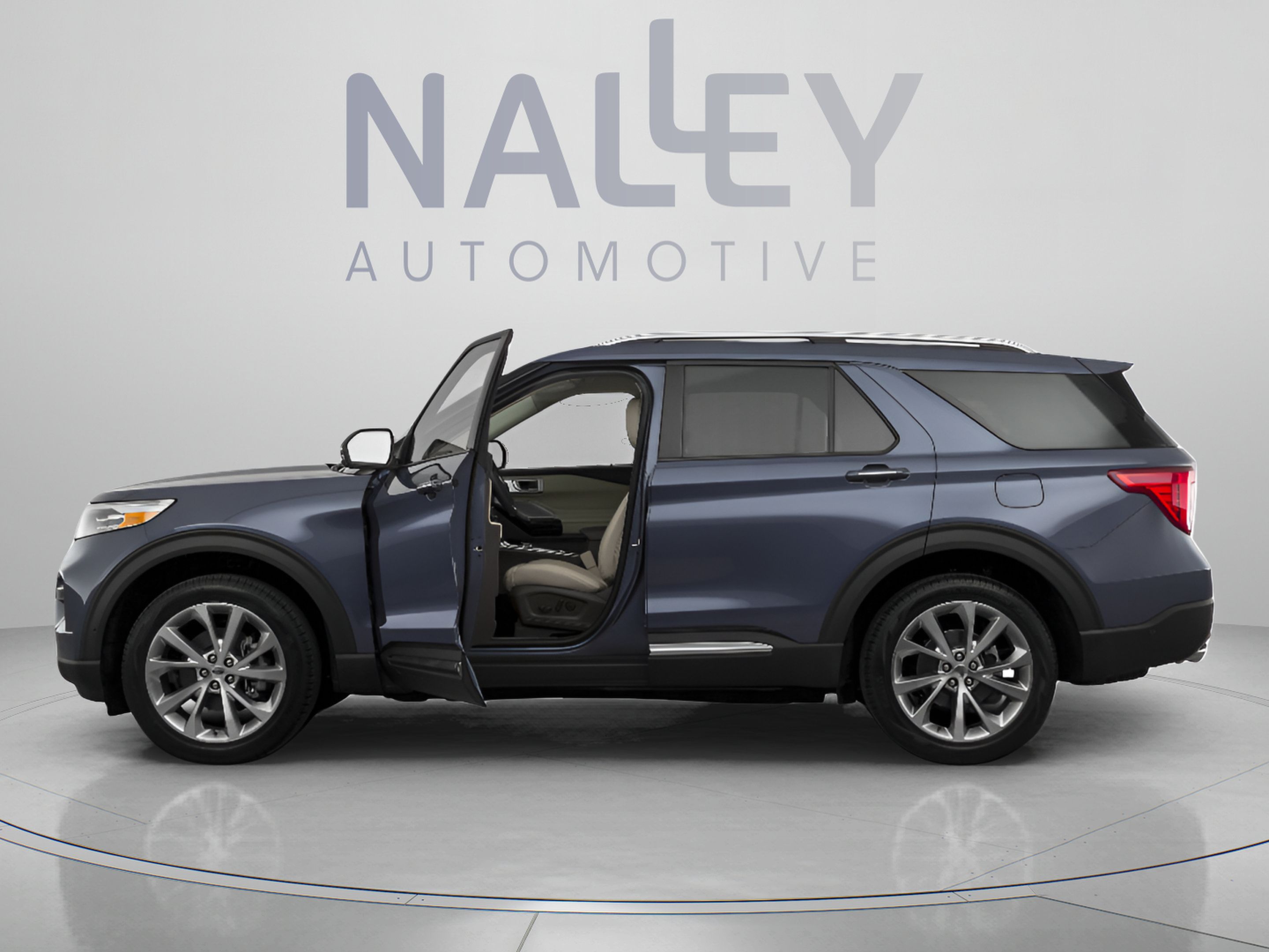 Used 2021 Ford Explorer Limited w/ Equipment Group 301A AWD/4WD image 2