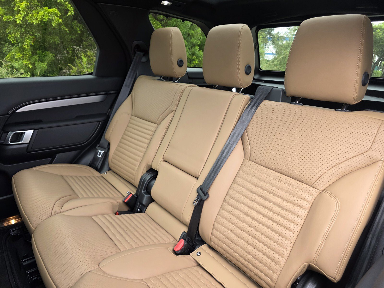 New 2026 Land Rover Discovery Dynamic SE AWD/4WD image 14