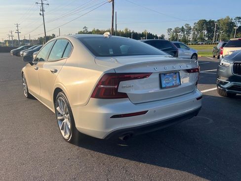 Used 2019 Volvo S60 T5 Momentum w/ Multimedia Package FWD image 5