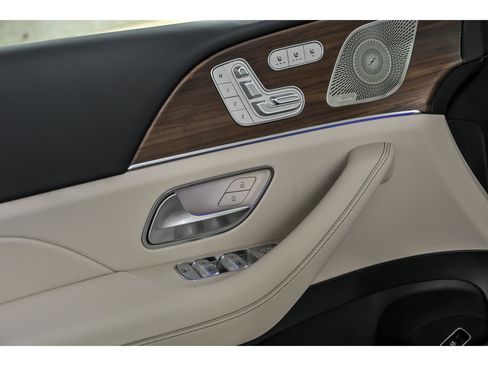 New 2026 Mercedes-Benz GLS 450 4MATIC image 5