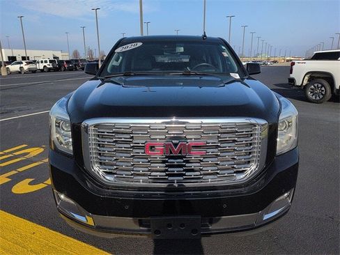 Used 2020 GMC Yukon XL Denali w/ Denali Premium Package image 2
