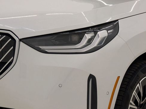 New 2026 BMW X3 xDrive30 w/ Premium Package image 11