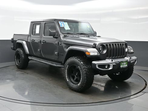 Used 2021 Jeep Gladiator Sport image 8