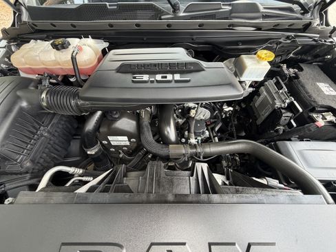 Used 2022 RAM 1500 Limited AWD/4WD image 11
