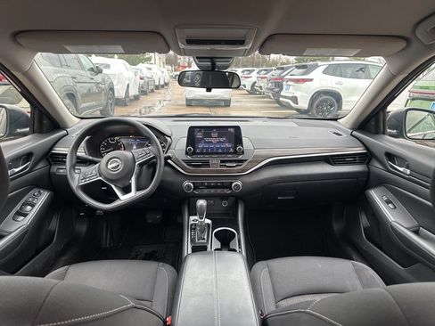 Used 2024 Nissan Altima 2.5 SV image 20