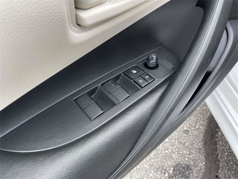 Used 2023 Toyota Corolla LE image 18