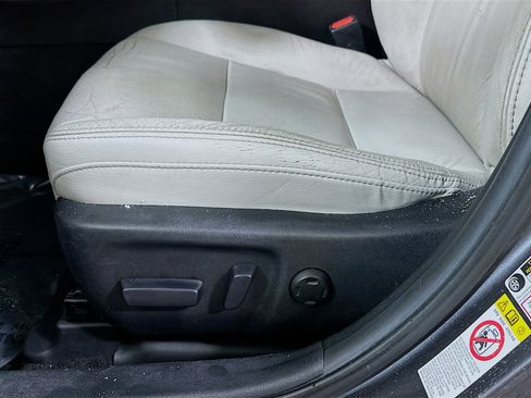 Used 2016 Toyota Avalon XLE Premium image 19