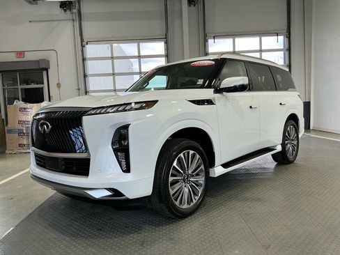 Used 2025 INFINITI QX80 Sensory image 2