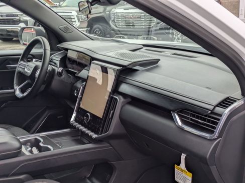 Used 2025 GMC Acadia Elevation w/ Black Edition image 25