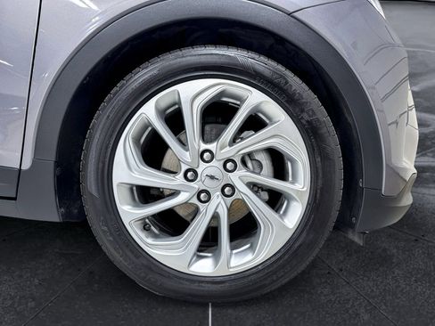 Used 2023 Chevrolet Bolt LT w/ Driver Confidence Package image 34