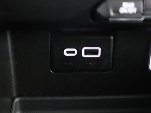 Used 2024 GMC Yukon SLE AWD/4WD image 24