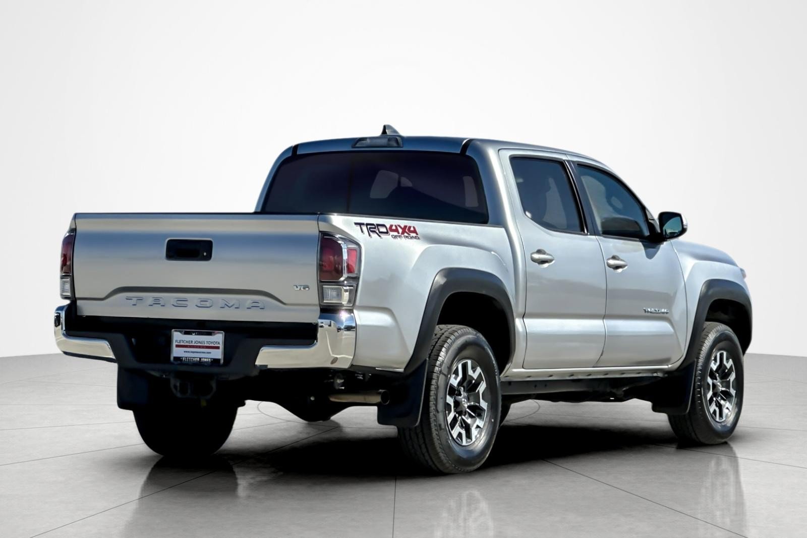 Certified 2023 Toyota Tacoma TRD Off-Road AWD/4WD image 5