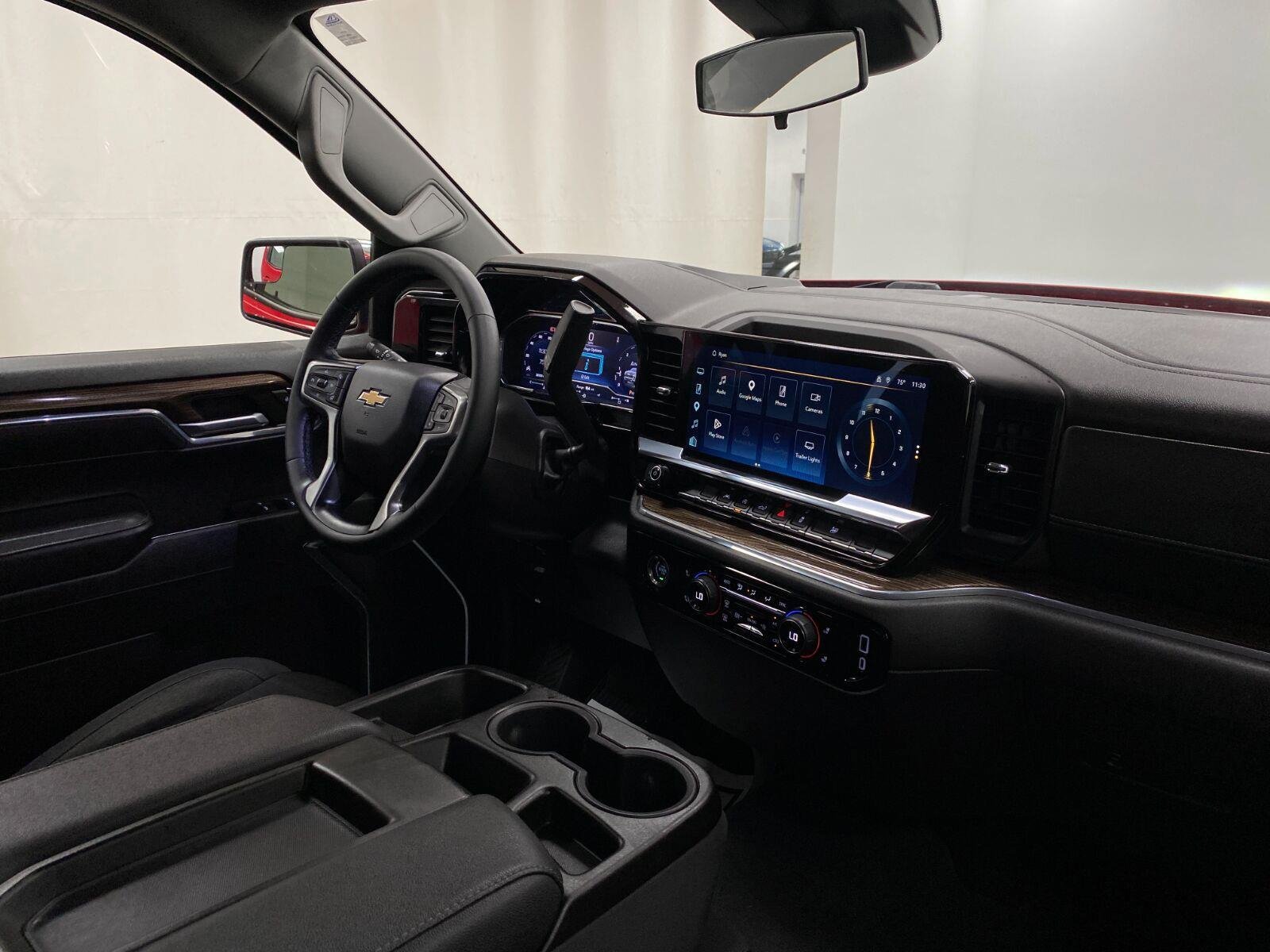 Used 2024 Chevrolet Silverado 1500 LT AWD/4WD image 20